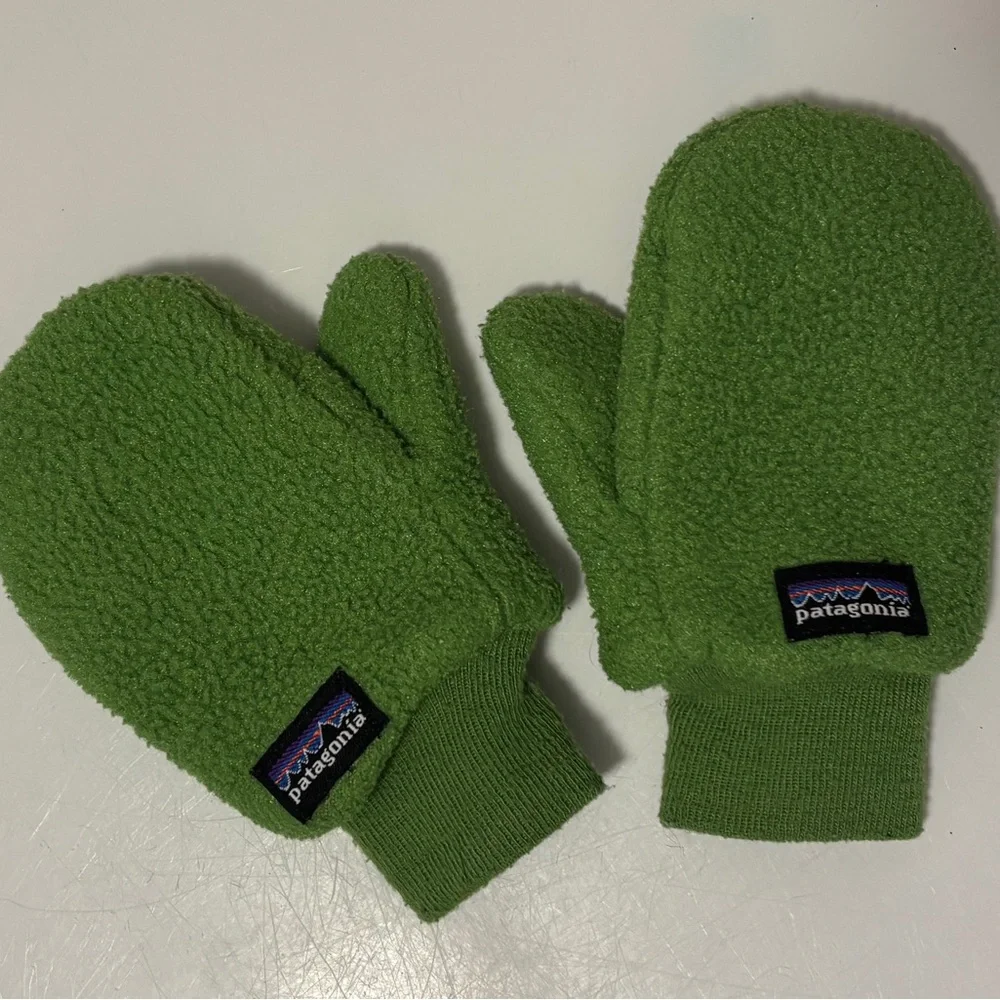 Patagonia Kids Cozy Green Mittens